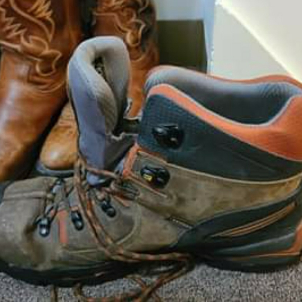 KEEN hiking boots